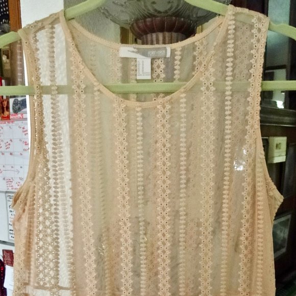 Beautiful Lace Forever 21 Top - Picture 1 of 3